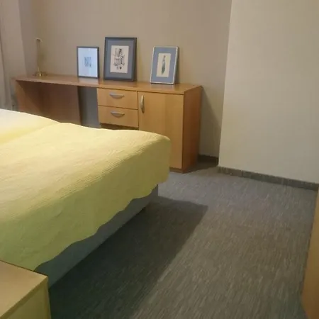 Rtv S-room فندق *